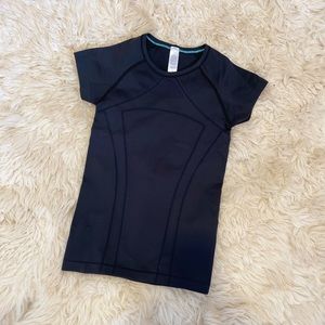 Black Ivivva Short Sleeve Fitted Shirt